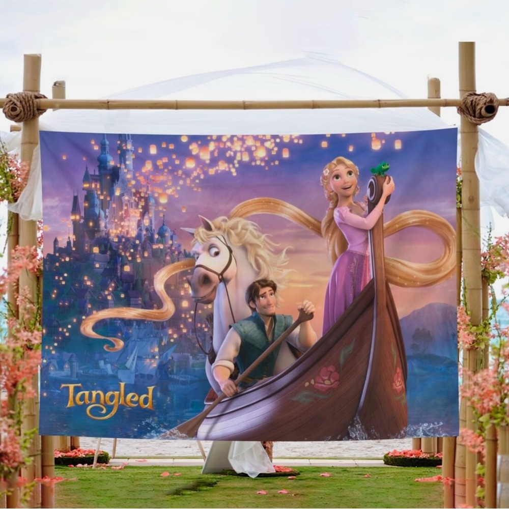 🌙 B13 - Tangled Wall Tapestry